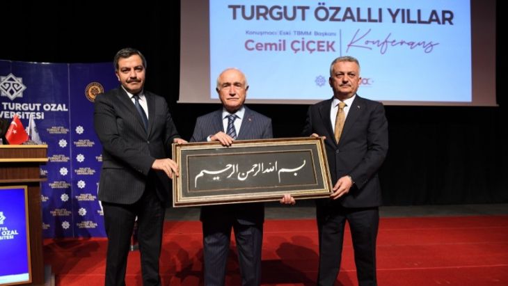 Malatya Turgut Özal Üniversitesinde 'Turgut Özallı Yıllar' Konferansı